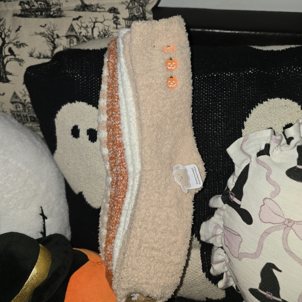 7 Differ Pairs Of Socks Life Is Good Black and Born Orange Halloween Socks